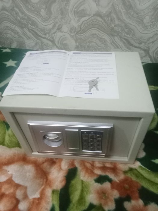 Сейф новый упаковке