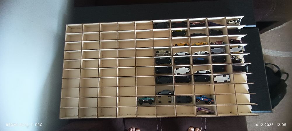 полка для машинок