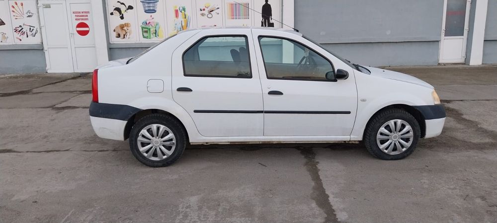 Vand dacia logan full 14 benzina an 2007 euro 4  unic propietar de nou
