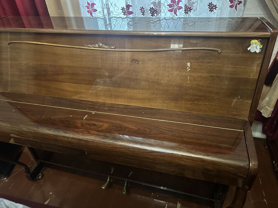 Пианино немецкого производства “RONISCH”