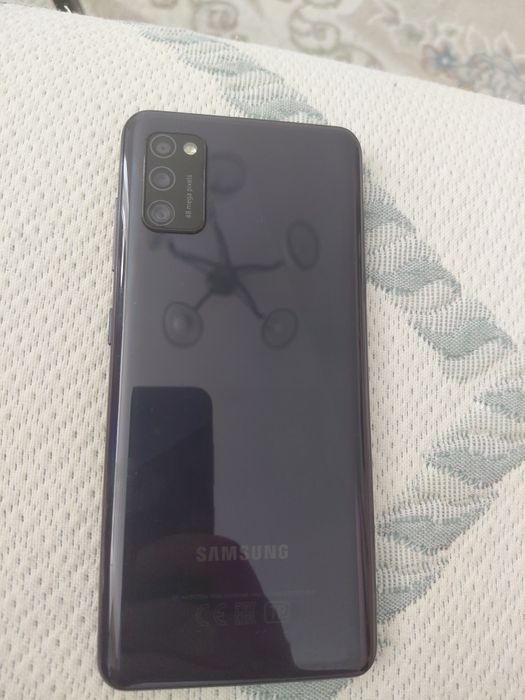 Продам телефон а41 в идеальном состоянии