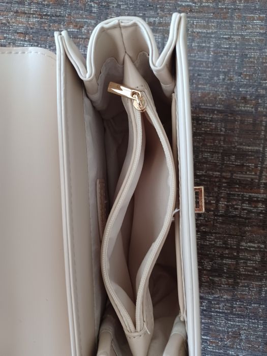 Чанта кожа DeeZee нова