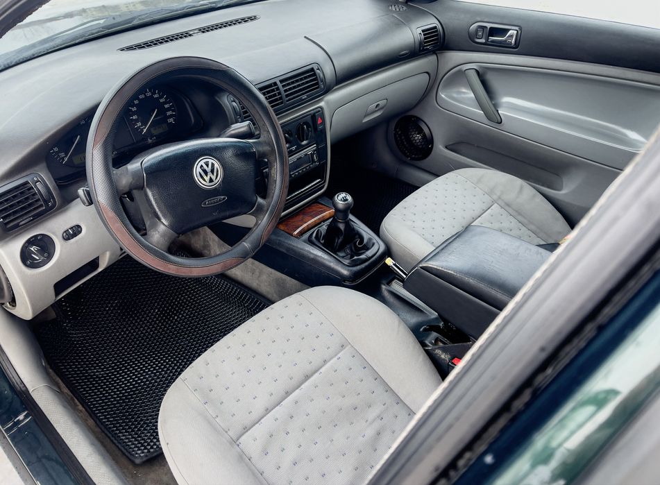 Продам Фольксваген Пассат Б5 1.6