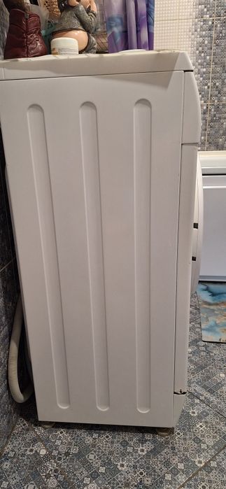 Продам стиральную машинку Bosch.