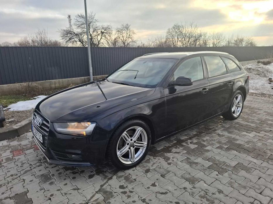 Audi A4 Avant FACELIFT 2.0 TDI 143CP, 2012, cutie automată.