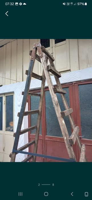 Scara mare in 2 parti lemn.
