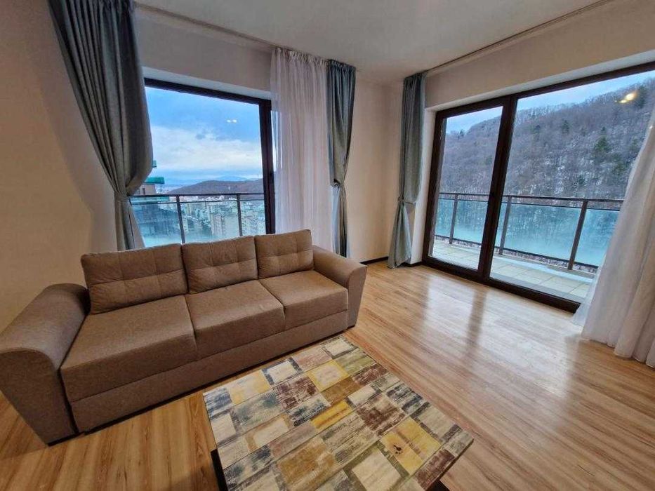 Proprietar ,inchiriez apartament 2 camere in Tampa Gardens ,530  euro.