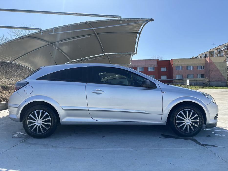 Opel Astra GTC 1.4i 90ps
