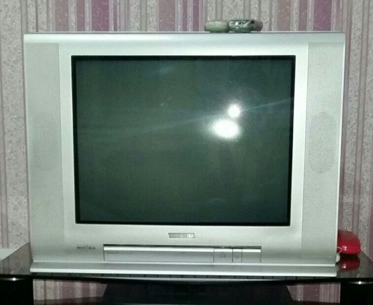 Куплю телевизор ташкент. Телевизор Toshiba bomba. Телевизор Toshiba bomba 15lzr28. Продам телевизор в Ташкенте.