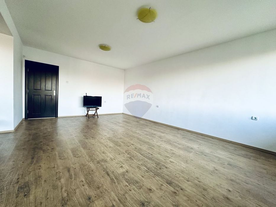 Нова селска къща с двор, за продажба с. Царичино, общ. Балчик, Я.И.