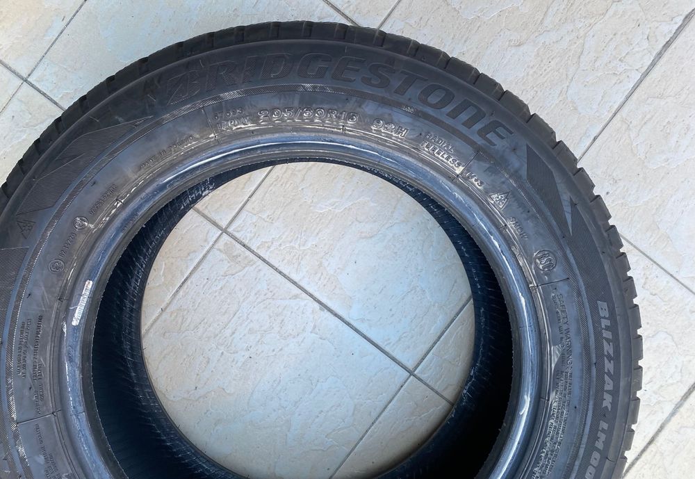 Гуми зимни гума 205/60/16” Bridgestone BLiZZAK LM 001,RFT