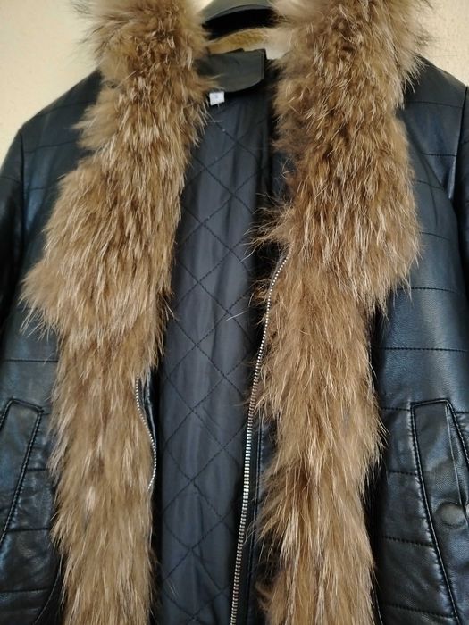 Дамско кожено яке с естествен пух лисица