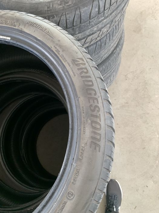 Всесезонни гуми Bridgestone 235/45/18
