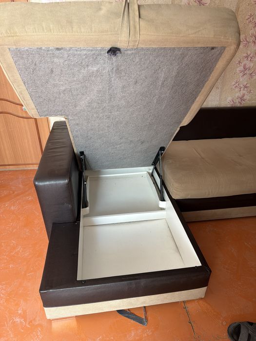 Мебель диван, стол, кровать