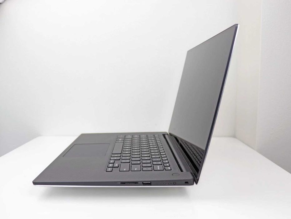 DELL XPS 15.6 | i7-8750H | NVIDIA GTX 32GB RAM | 1 TB SSD | IPS 3840x2160 (4К UHD) TouchScreen InfinityEdge Display