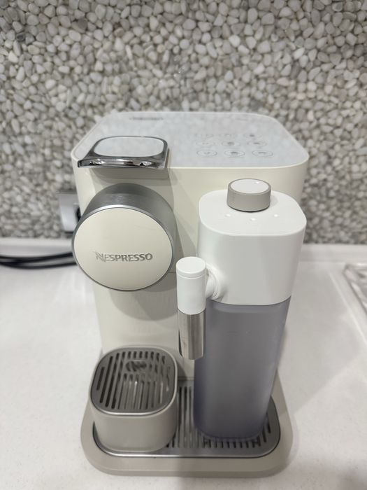 Aparat nespresso cafea