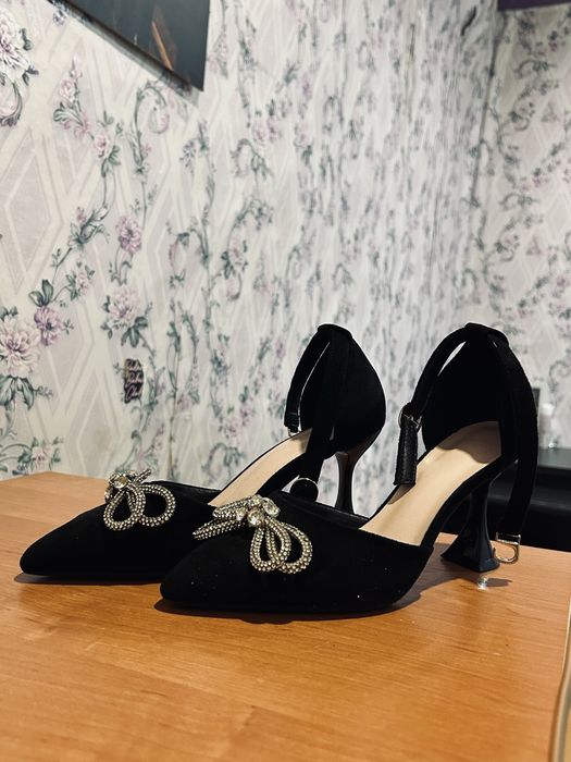 Продам туфельки