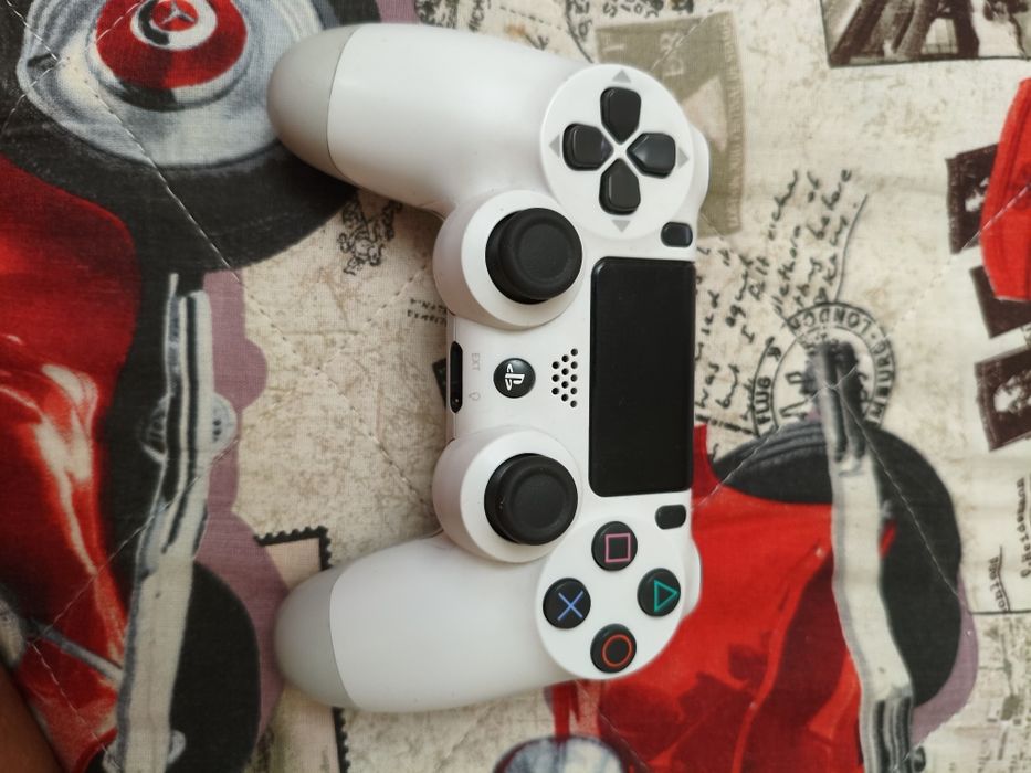 Джойстик на PlayStation 4