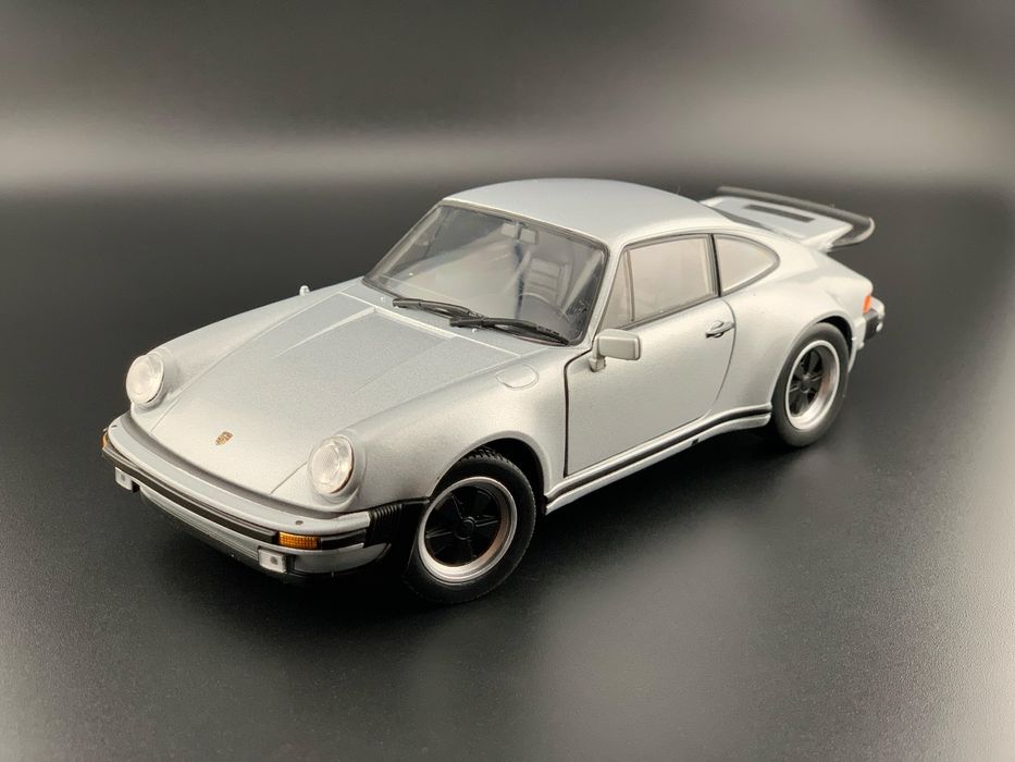 Macheta auto Porsche 911 Turbo 930 , Welly, 1/24