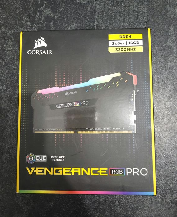 Топовые оперативки Corsair Vengeance rgb 2x8 16Gb 3200
