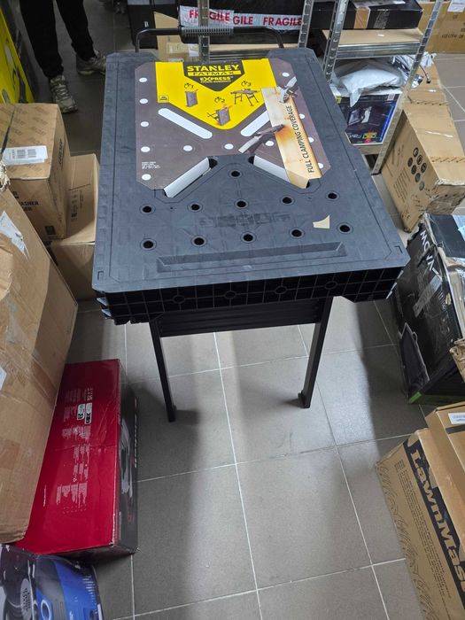 Banc de lucru pliabil STANLEY FATMAX Express - Suprafață de lucru portabilă cu capacitate de încărcare de 450 kg, compatibilă cu cleme greutate 10 kg