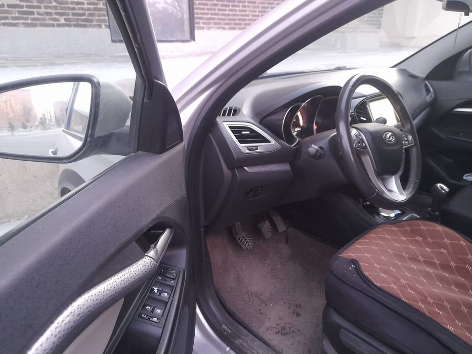 Автомобиль лада веста кросс