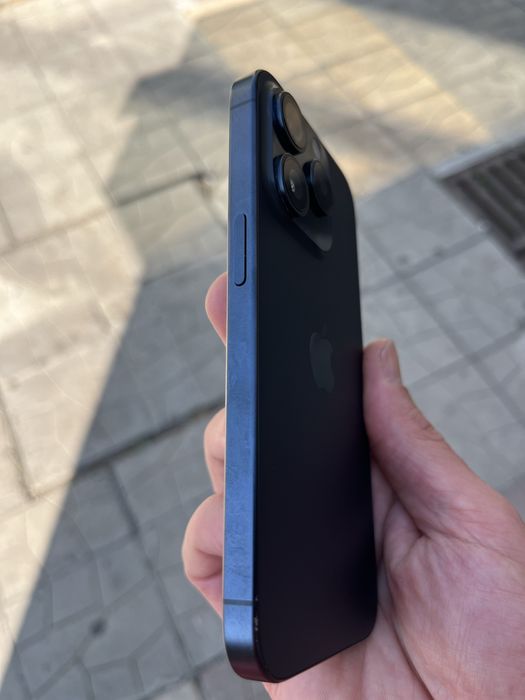 Продавам iphone 15 pro