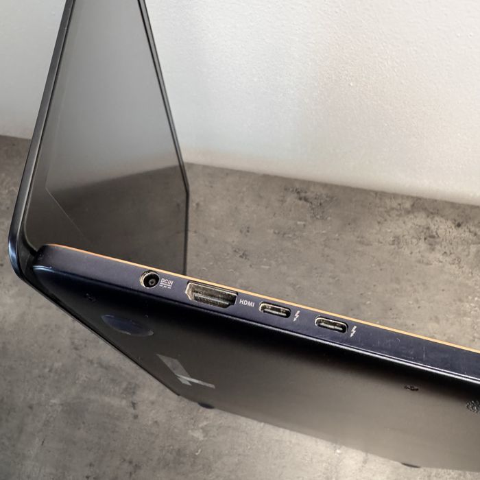 Vand Laptop Asus ZenBook Pro i7