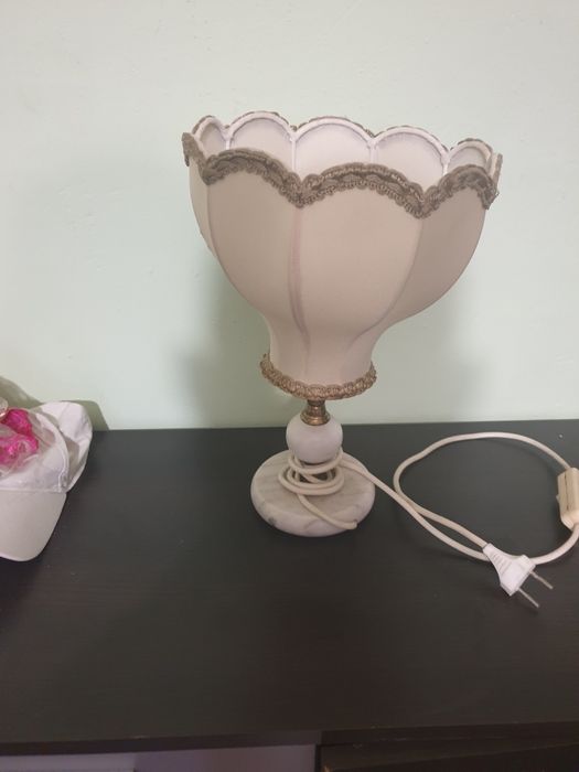 Стара редно нощна лампа