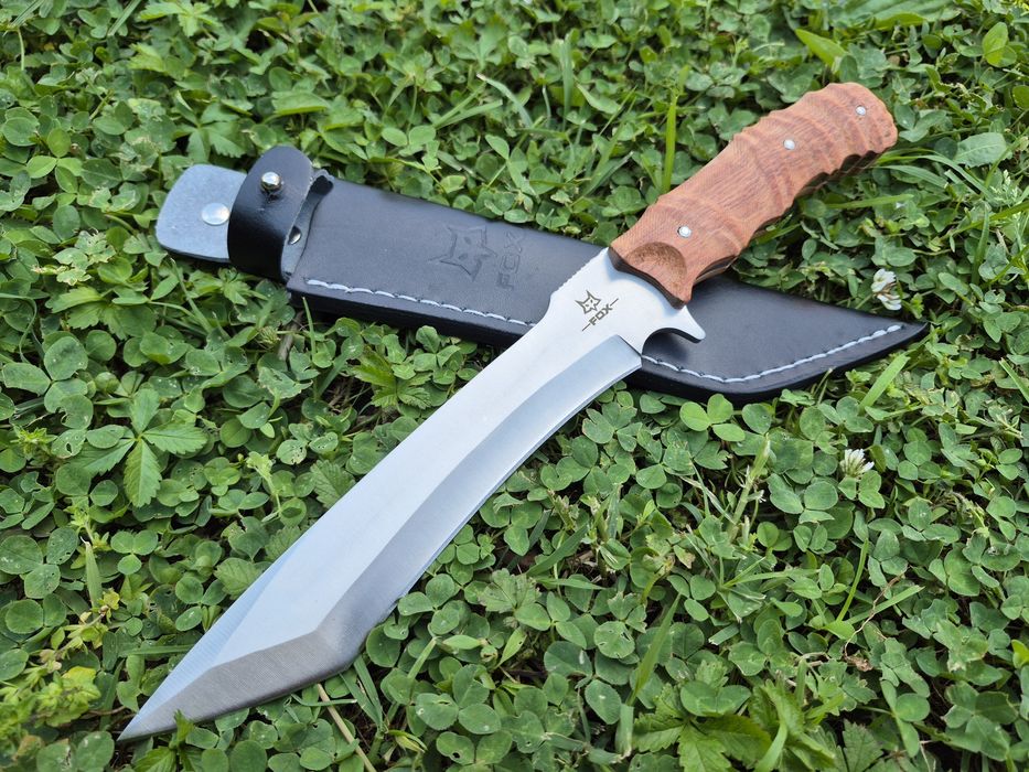 Голям ловен нож FOX в дървена подаръчна кутия
