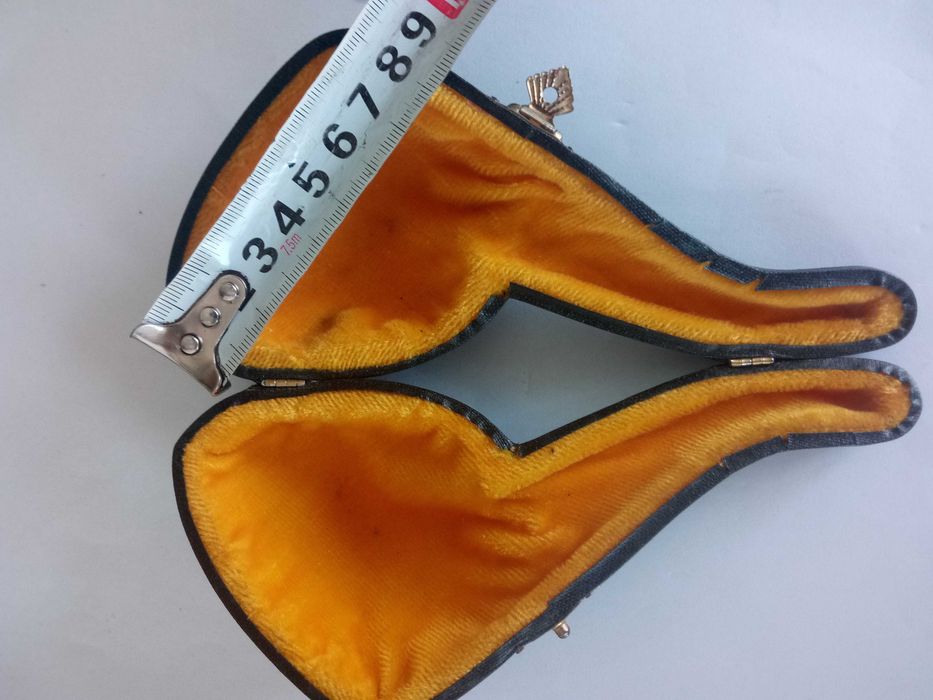 Стилно и красиво ,колекционерско предложение.