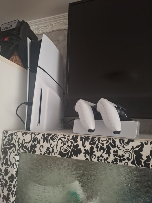 Sony Playstation 5 Slim 1TB+ геймпад + зарядная станция +Power Bank