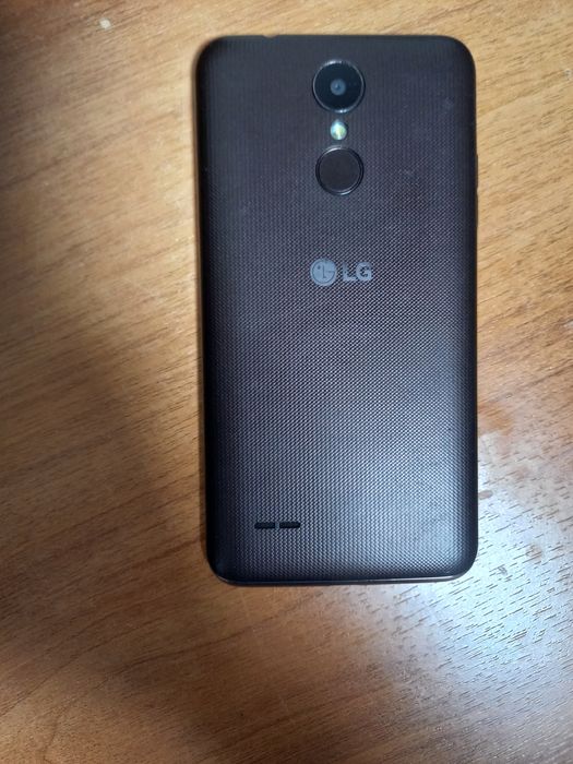 Смартфон LG в рабочем состоянии