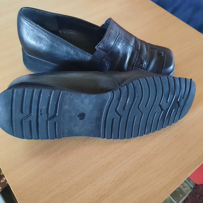 Pantofi negri marimea 39 ARA