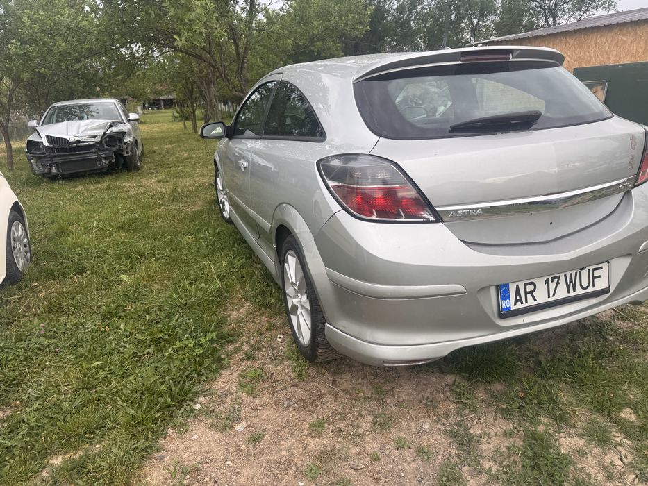 Opel astra gtc an 2006