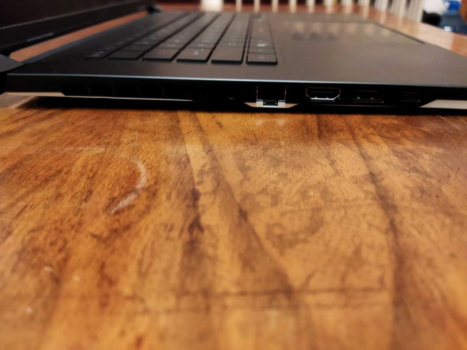 Gigabyte Aero X16, Ryzen AI 7 350, RTX5070, 2560x1600 165Hz, 100% sRGB