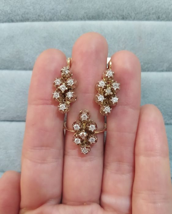 Золотой комплект бриллиантом 750пр