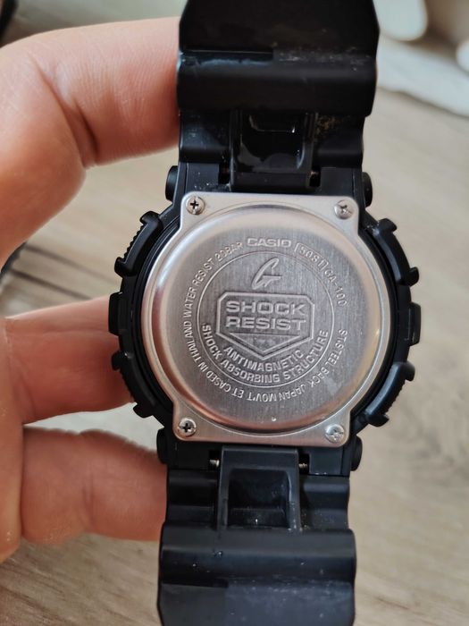 Garmin instinct, CASIO GA 100,CASIO GA 700