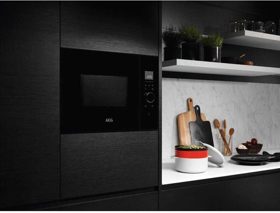 Микровълнова за вграждане AEG MBE2657SEB , 26 л.