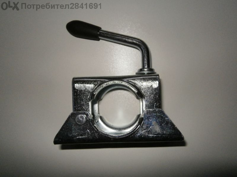 Скоба за опорно колело на туристическо ремарке