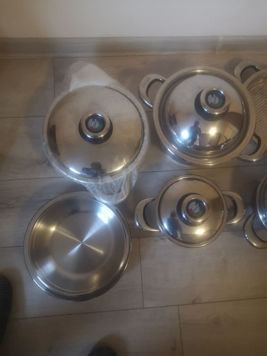 Комплкт тенджери с котлон за тях