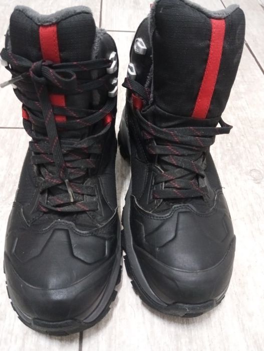 Продавам зимни обувки Quechua закупени от Декатлон .