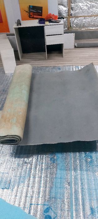 Rulon rezina. uzunligi 40 m //eniga 1.40