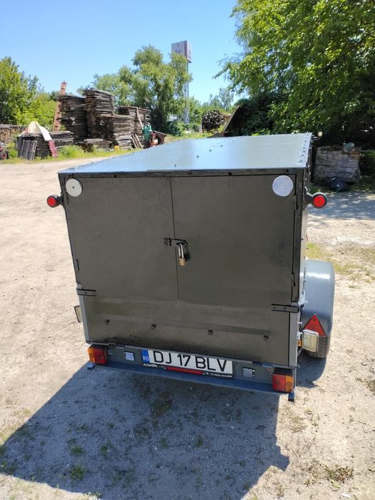 Vând Remorcuta  cu frână 1000kg Se conduce cu cât. B