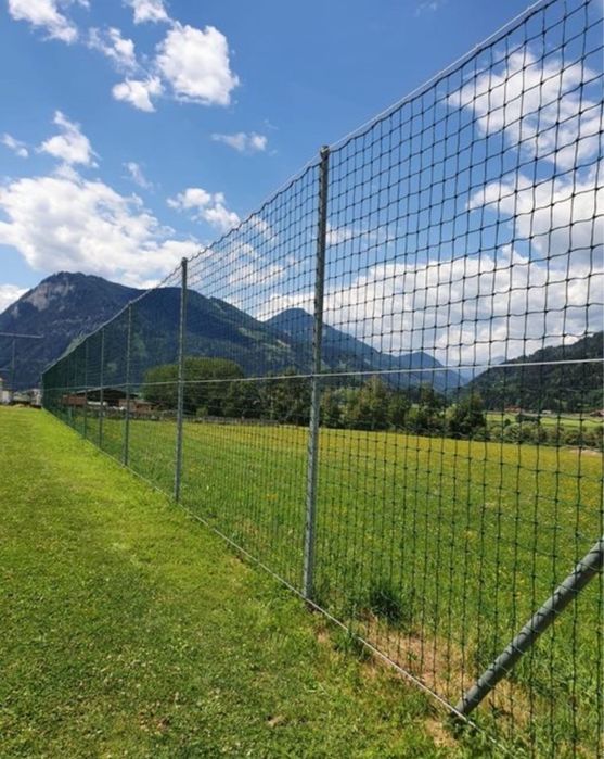 Echipa de gard din plasa val sau bordurata la super oferta de sezon