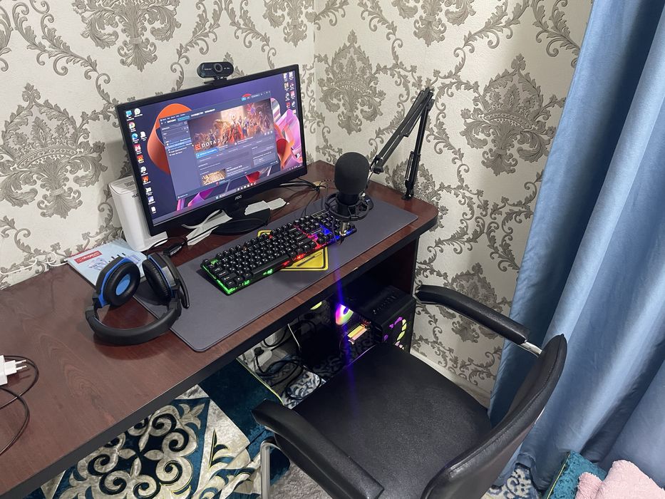 Стримға шығуға дайын комп обмен бар