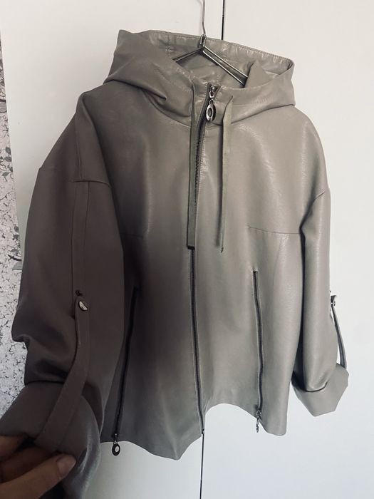 Куртка с капюшоном , экокожа