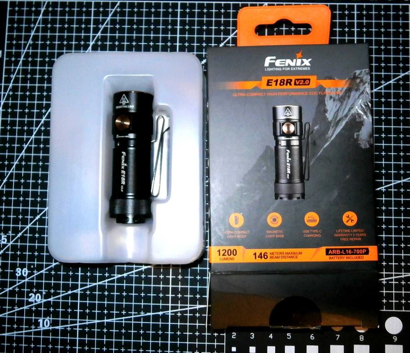 Lanterna EDC Fenix E18R V2.0 1200 Lumeni in cutie