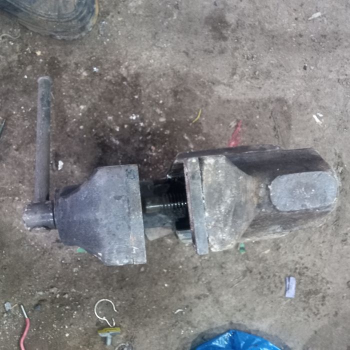 Продаю тиски находится в майкудуке