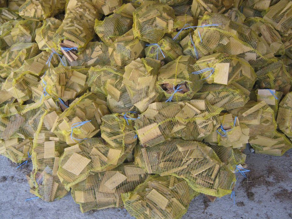 Продавам чамови изрезки